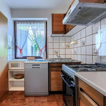 Viskovic By Interhome * רוביני